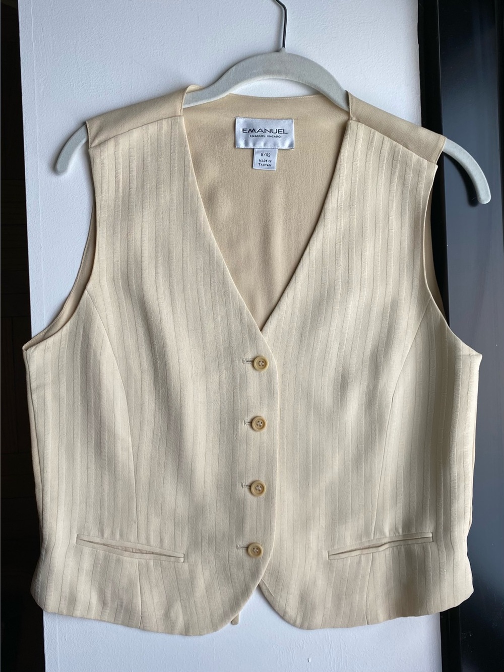Emanuel Ungaro Cream Sleeveless Vest, EUC size 42/8